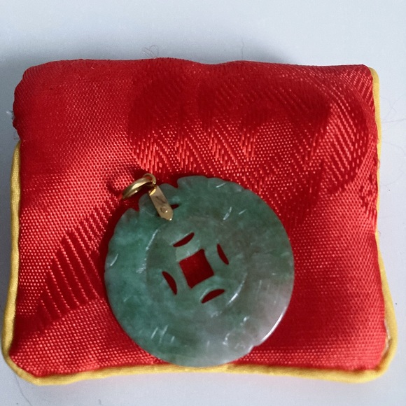 Antique 18K Yellow Gold Bale Carved Green Jade Medallion Pendant - Picture 2 of 4